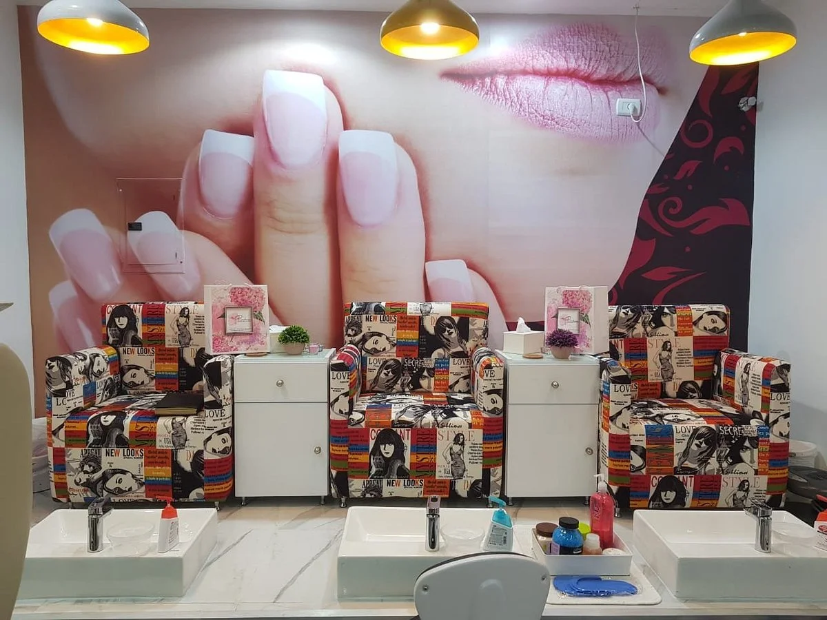 Leo Nail and Beauty Spa