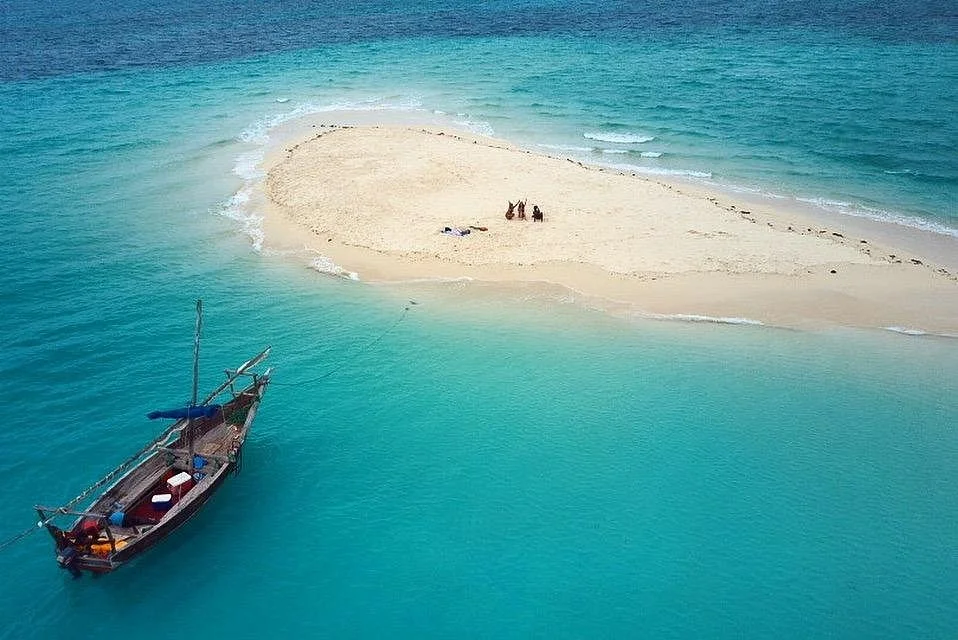 Kitwana Tours & Safari