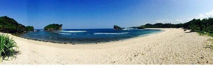 Watu Karung Beach