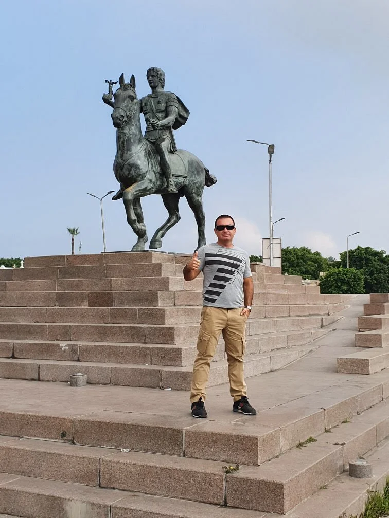 El Sa'a Square