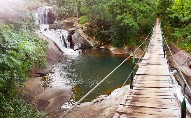 Bambarakiri Ella Falls