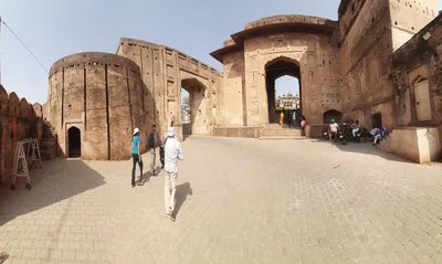 Orchha - Photo 2