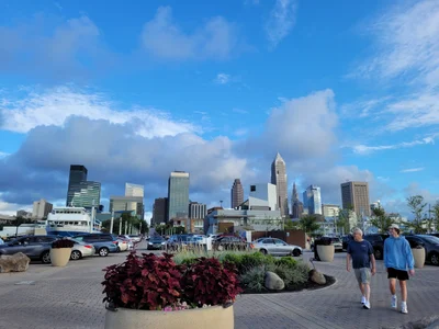 Cleveland - Photo 3
