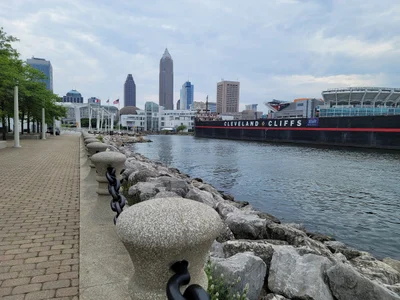 Cleveland - Photo 4