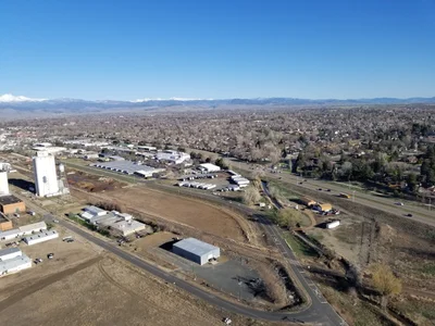 Longmont - Photo 2