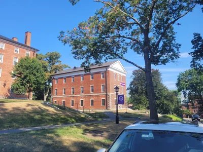 Amherst - Photo 2