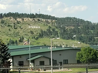 Sturgis - Photo 3