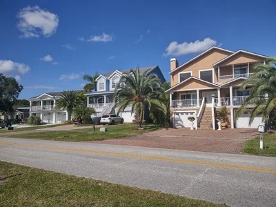 Oldsmar - Photo 2
