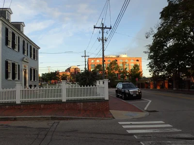 Portsmouth - Photo 3