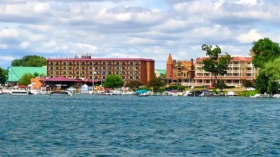 Lake Geneva - Photo 4