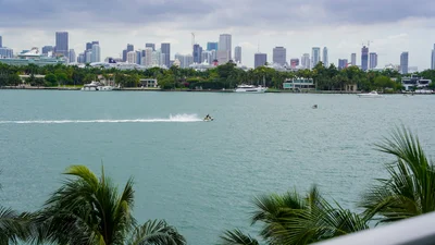 Miami - Photo 2