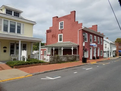 Lexington - Photo 2