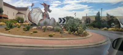 Saint George - Photo 3