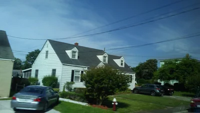 Newport News - Photo 3
