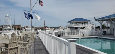 Hampton - Photo 3