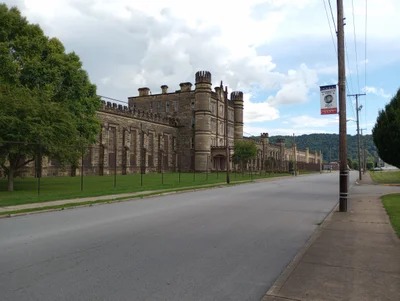 Moundsville - Photo 2