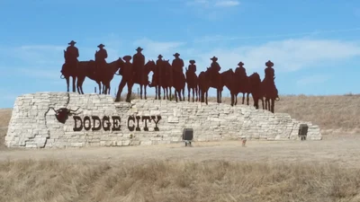 Dodge City - Photo 2