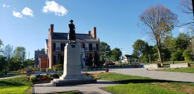 Gananoque - Photo 3