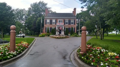 Gananoque - Photo 4
