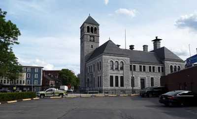 Lowell - Photo 3