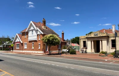 Pinjarra - Photo 2