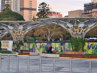 Adelaide - Photo 2
