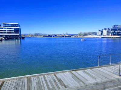 Canberra - Photo 2