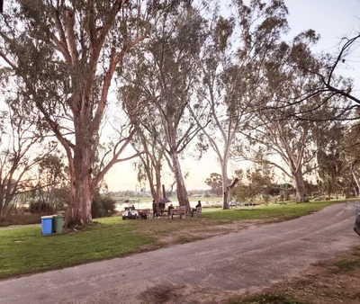 Rutherglen - Photo 2