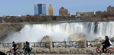 Niagara Falls - Photo 5