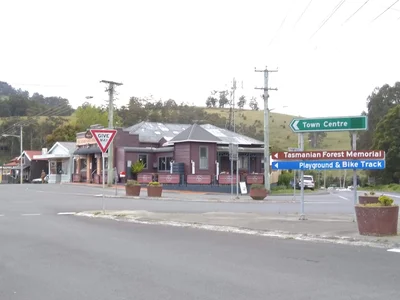 Geeveston - Photo 2