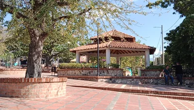 Capitanejo - Photo 4