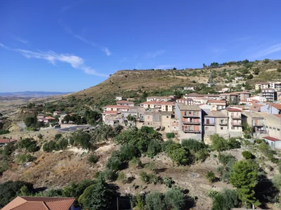 Agira - Photo 2