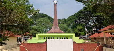 Koothuparamba - Photo 4