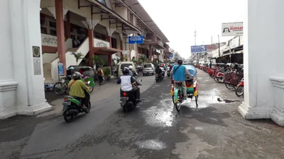 Surakarta - Photo 2