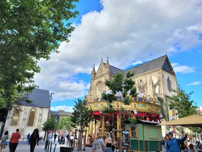 Rennes - Photo 2