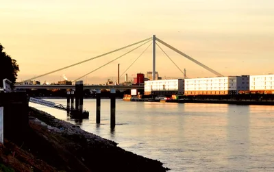 Ludwigshafen am Rhein - Photo 3