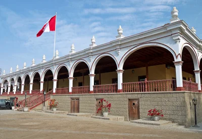 El Carmen - Photo 2