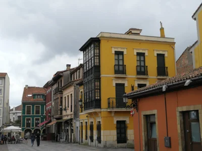 Avilés - Photo 3