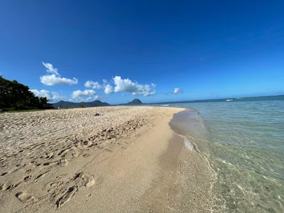 La Preneuse Public Beach - Photo 3