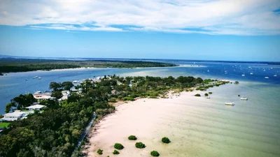 Tin Can Bay - Photo 3