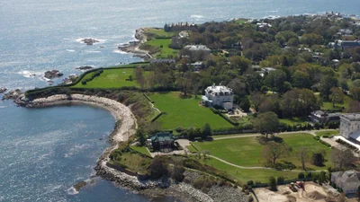 Newport - Photo 3