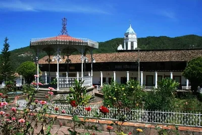 San Sebastian del Oeste - Photo 4