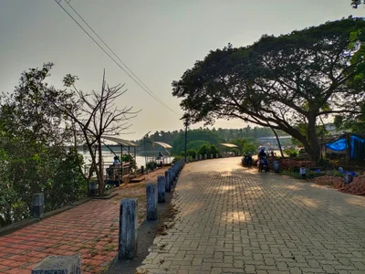 Pazhayangadi - Photo 2