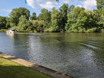 Runnymede - Photo 2