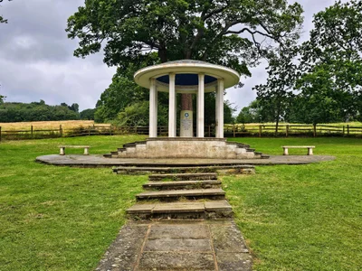 Runnymede - Photo 4