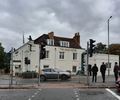 Elmbridge - Photo 2