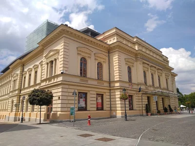 Székesfehérvár - Photo 2