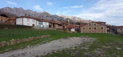 Camaleño - Photo 4