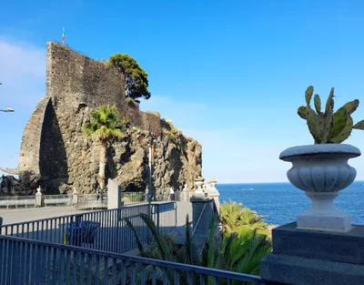 Aci Castello - Photo 3