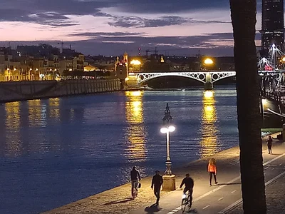 Sevilla - Photo 2